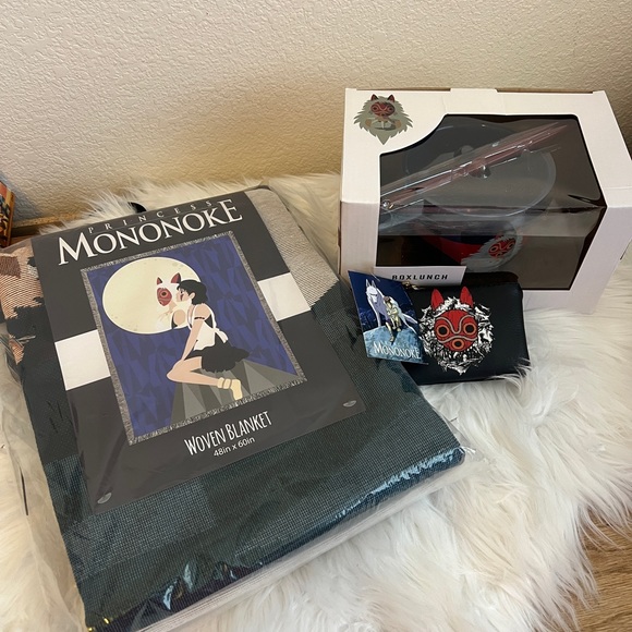 Studio Ghibli Princess Mononoke Tapestry Throw Blanket Ramen Bowl Coin Purse - Picture 1 of 8